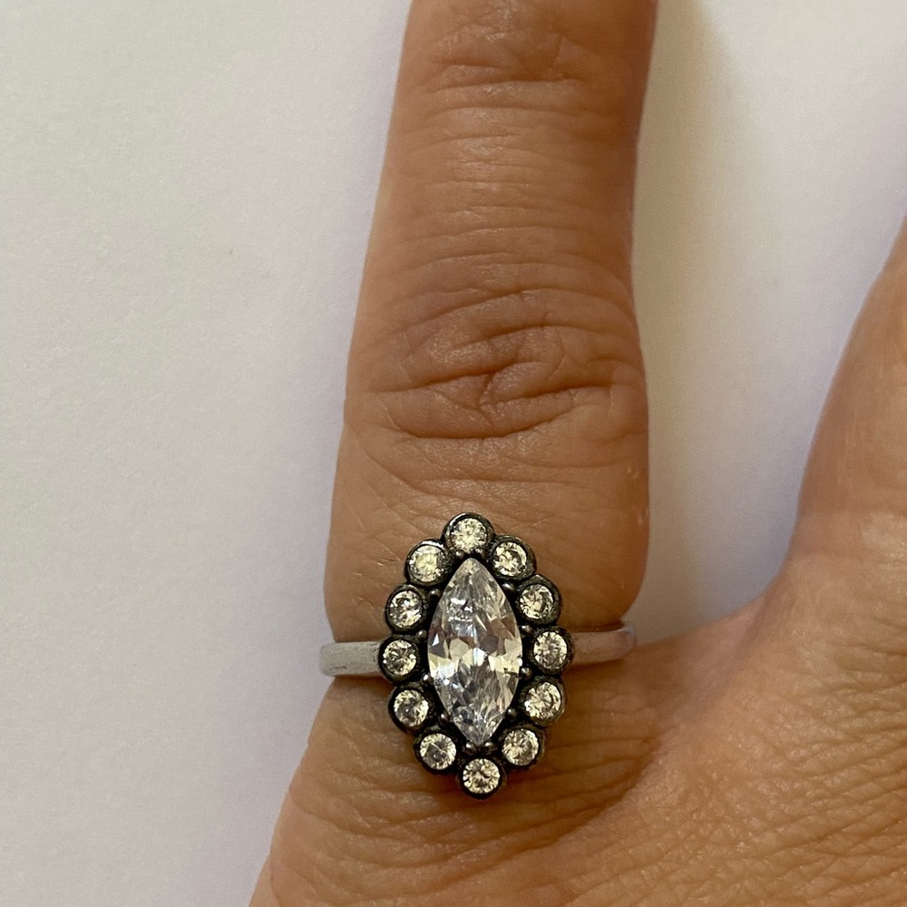 925 Silver ring oval halo cubic zirconia stones